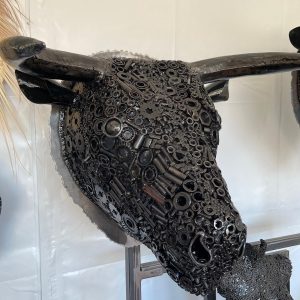 Tête taureau en pièces mécaniques